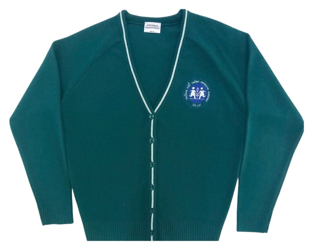 Áo cardigan len xanh rêu cài nút, thêu logo ngực