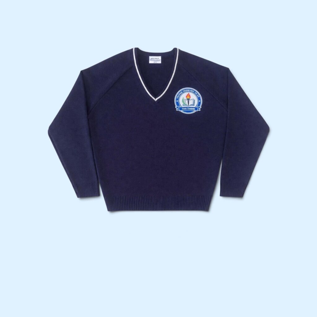 Áo len xanh navy tay dài cổ chữ V, thêu logo trường